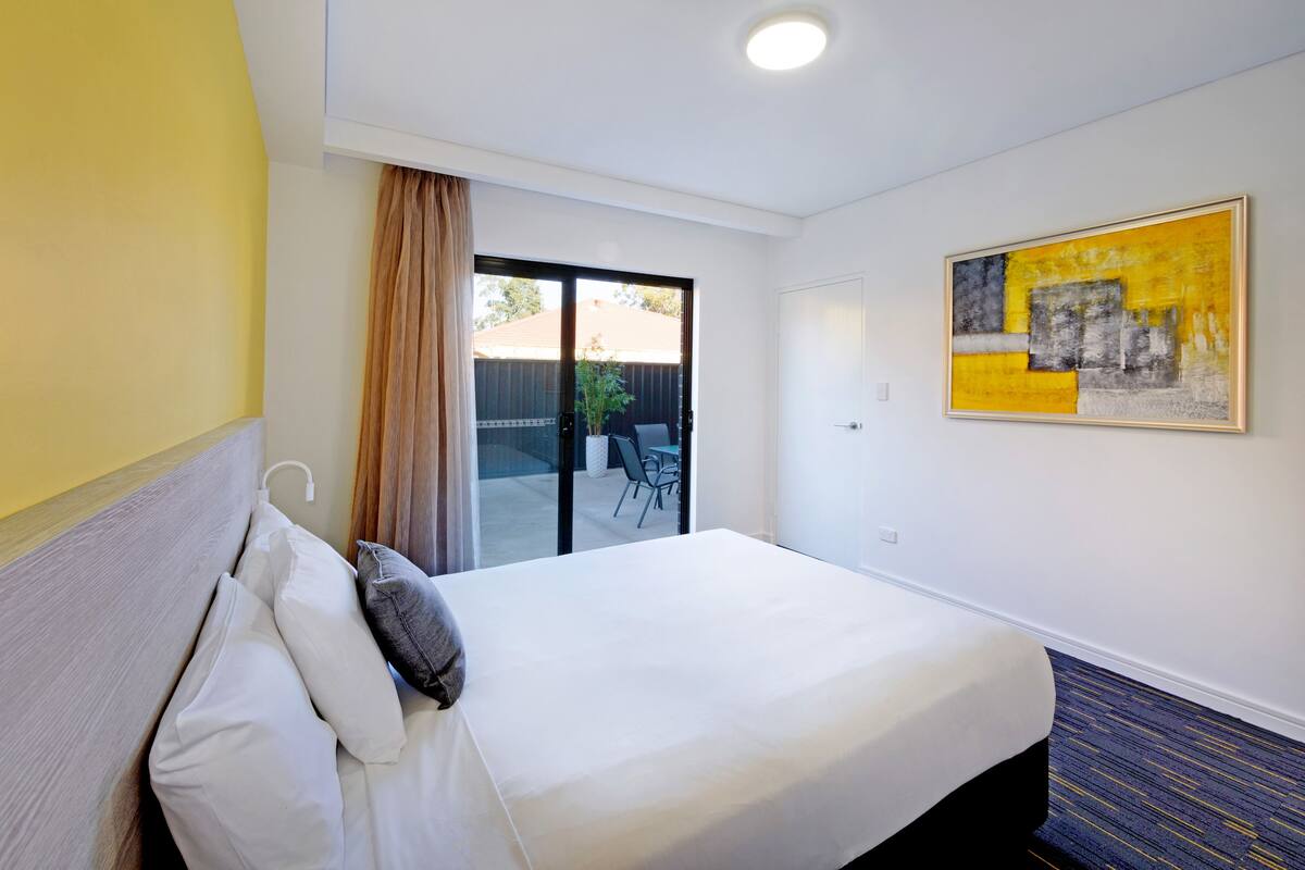 Select Comfort beds, desk, iron/ironing board, free WiFi