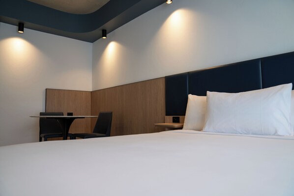 华丽开间套房 | Select Comfort 床、办公桌、熨斗/熨衣板、免费 WiFi