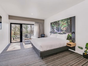 In-room safe, desk, laptop workspace, iron/ironing board - Mercure Launceston (Launceston)