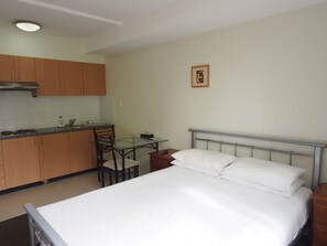 Self-Contained Studio | Living area - Atelier Serviced Apartments (Newtown)