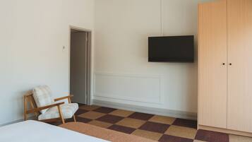 Two-Bedroom Superior Suite | Iron/ironing board, free WiFi, bed sheets