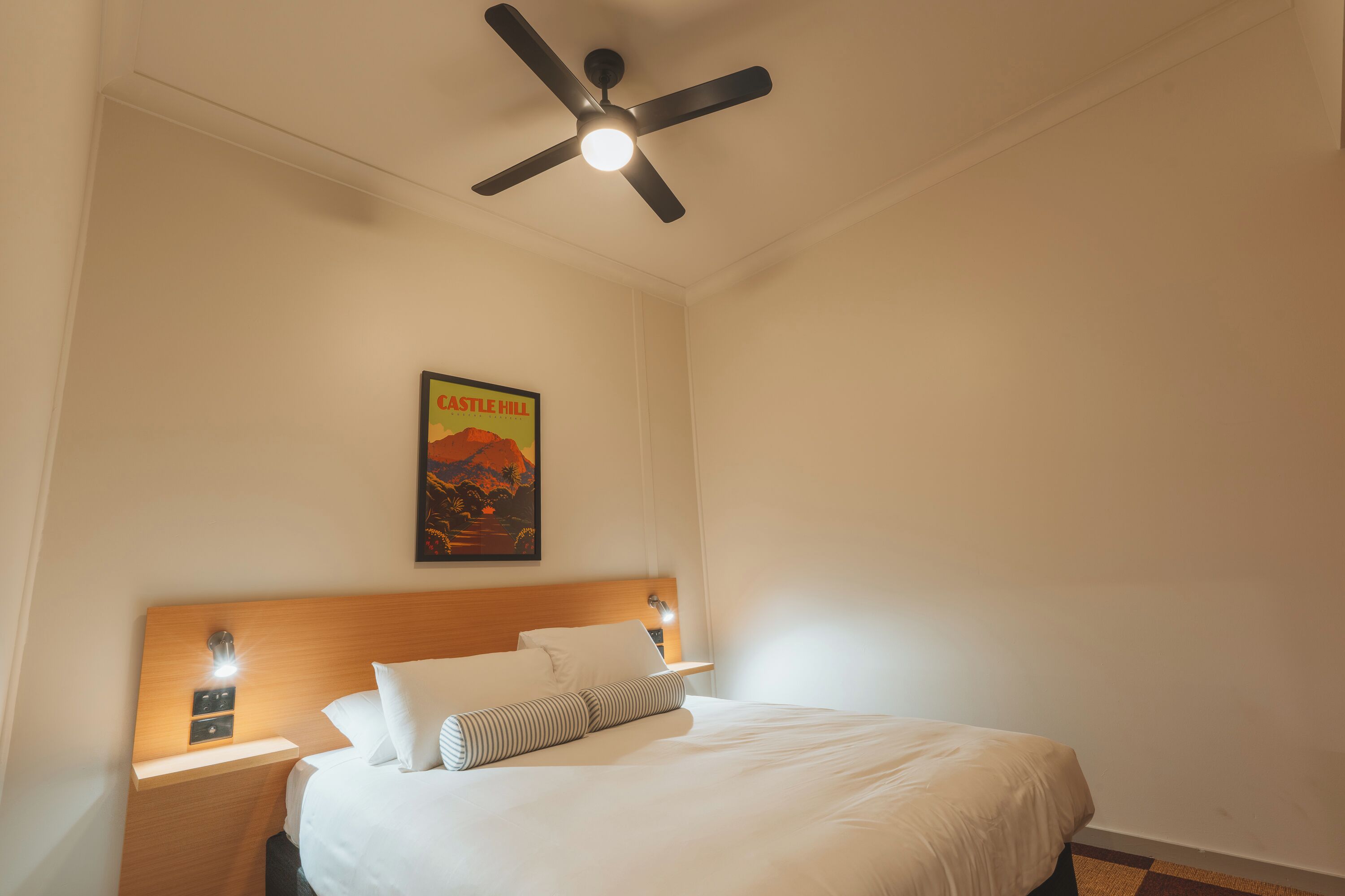 Suite, 3 soverom, kjøkken | Strykejern/-brett, wi-fi (inkludert) og sengetøy