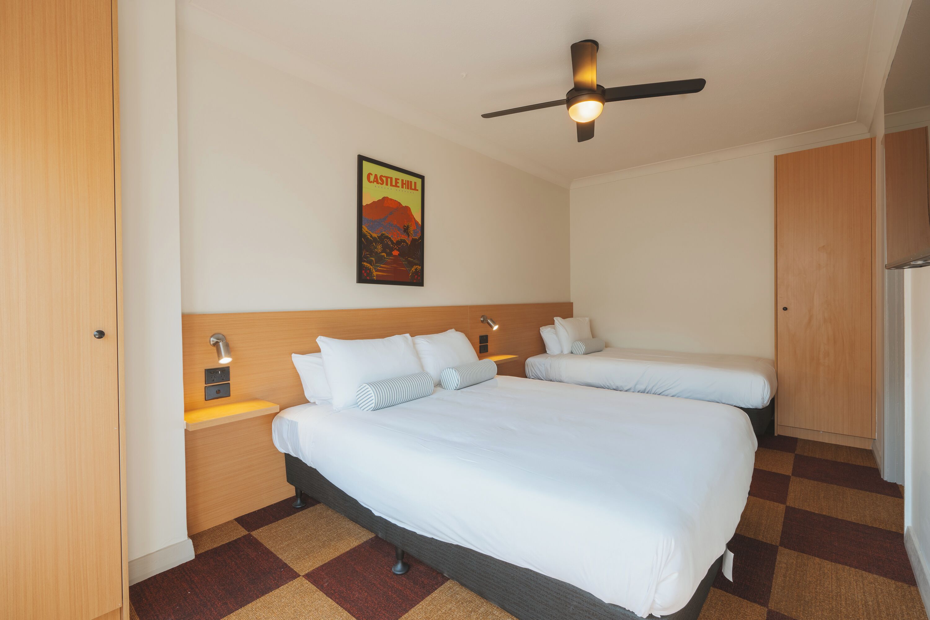 套房, 多張床 | 熨斗/熨衫板、免費 Wi-Fi、床單