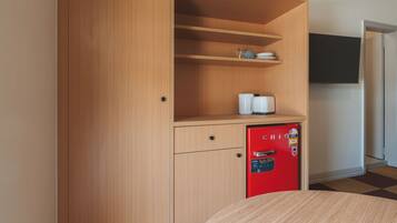 Single Room | Iron/ironing board, free WiFi, bed sheets