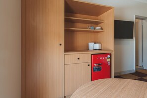 Single Room | Iron/ironing board, free WiFi, bed sheets - Hotel Allen (North Ward)