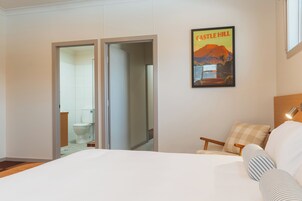Three-Bedroom Suite with Kitchen | Iron/ironing board, WiFi (free), bed sheets