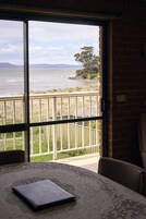 家庭房, 阳台 (Spa Room - Family 4) | 免费 WiFi、床单