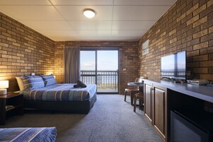 Quarto família, sacada (Water View - Family 3) | Wi-Fi de cortesia, roupa de cama