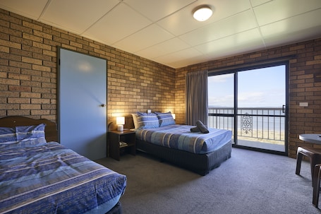 Family Room, Balcony (Water View - Family 3) | Free WiFi, bed sheets