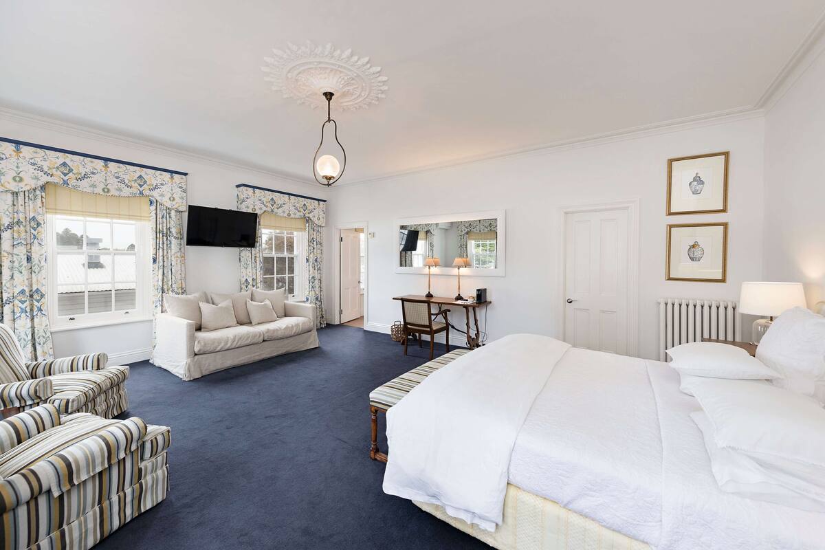 Chambre Premium, 1 très grand lit, vue fleuve (Premium Room - Upstairs)