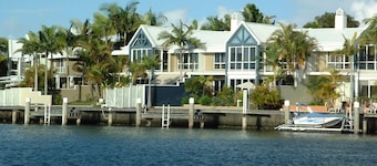 Sanctuary Cove Villas