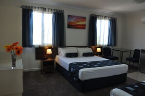 Cots/infant beds, bed sheets - Pinnacles Edge Resort (Cervantes)