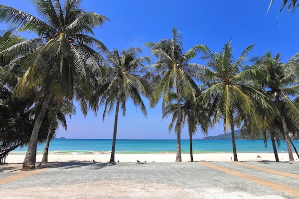 Una playa cerca
