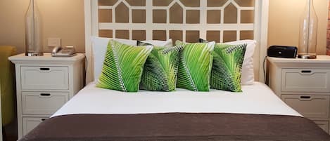 Deluxe Room | Desk, iron/ironing board, cots/infant beds, free WiFi