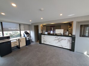 Lobby - White Knight Motel (Mississauga)