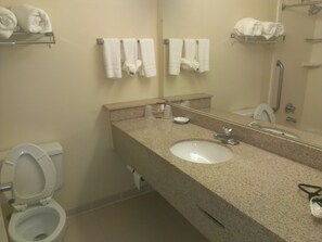 Standard Room, 1 King Bed, Non Smoking | Bathroom | Combined shower/tub, deep soaking tub, free toiletries, hair dryer - Hotel I-64 Richmond (Richmond)