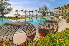 Outdoor pool - THE Shells Resort AND SPA PHU Quoc (Phu Quoc)