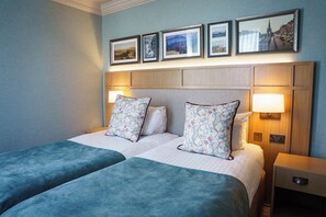 Kahden hengen huone (kaksi sänkyä) | Silitysrauta/-lauta, ilmainen Wi-Fi, vuodevaatteet