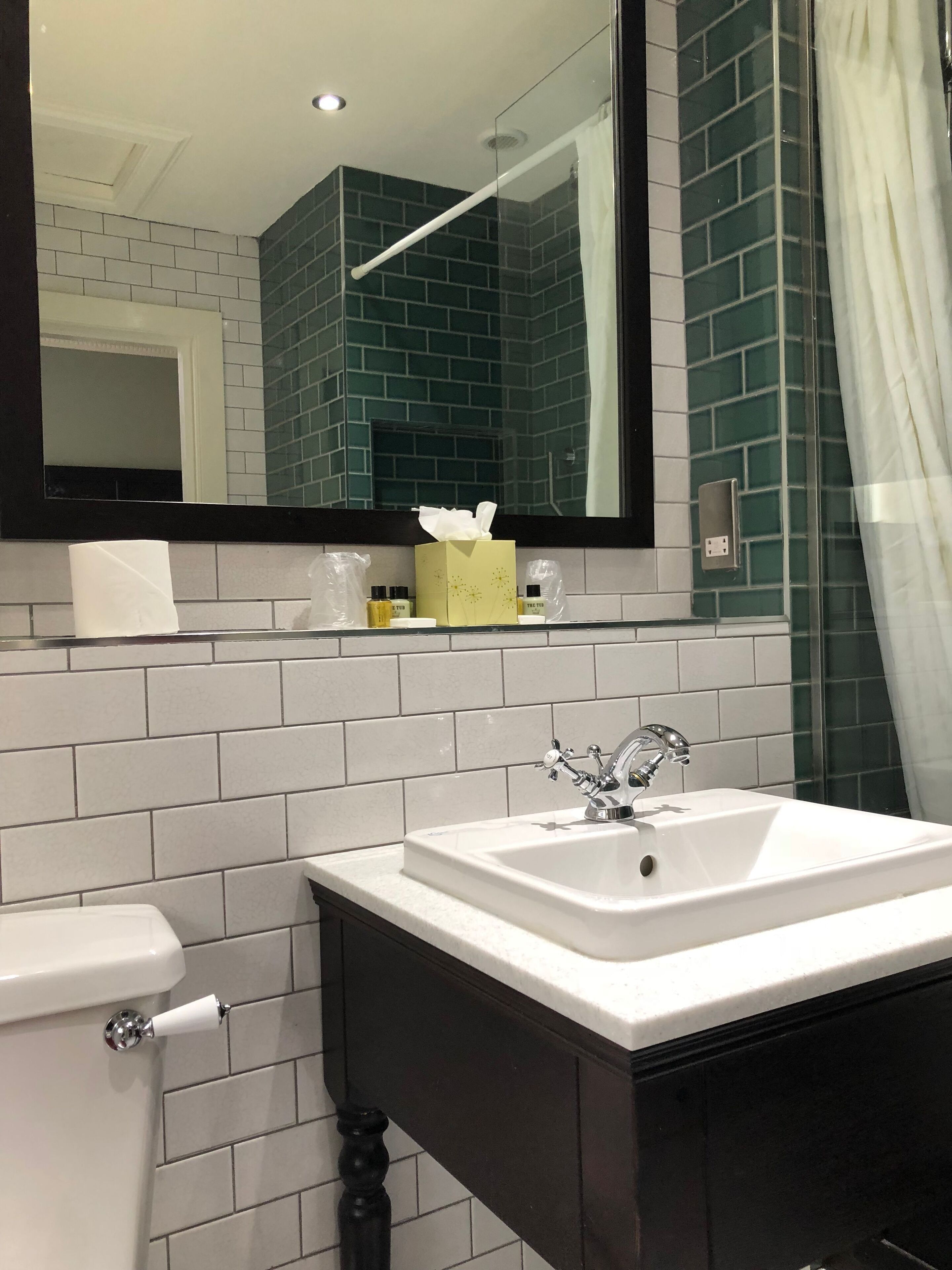 twin room | bathroom sink