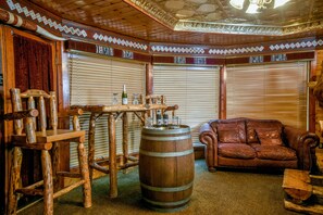 客房 (Jesse James Hideout) | 高档床上用品、特色装修、特色家居、床单