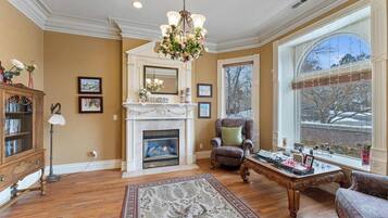 Coin salon dans le hall