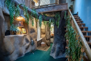 Family Room (Swiss Family Robinson I) | Premium bedding, individually decorated, individually furnished - The Anniversary Inn Logan (Logan)