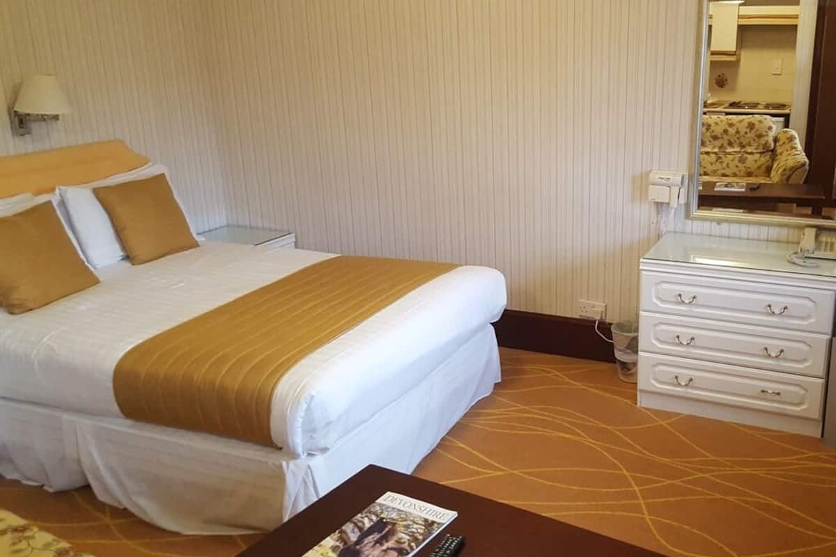 1 bedroom, iron/ironing board