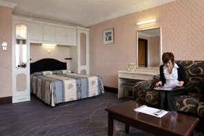 Room - The Devoncourt Resort (Exmouth)