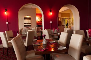Dining - The Devoncourt Resort (Exmouth)