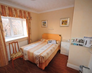 Basic Double Room, Ensuite