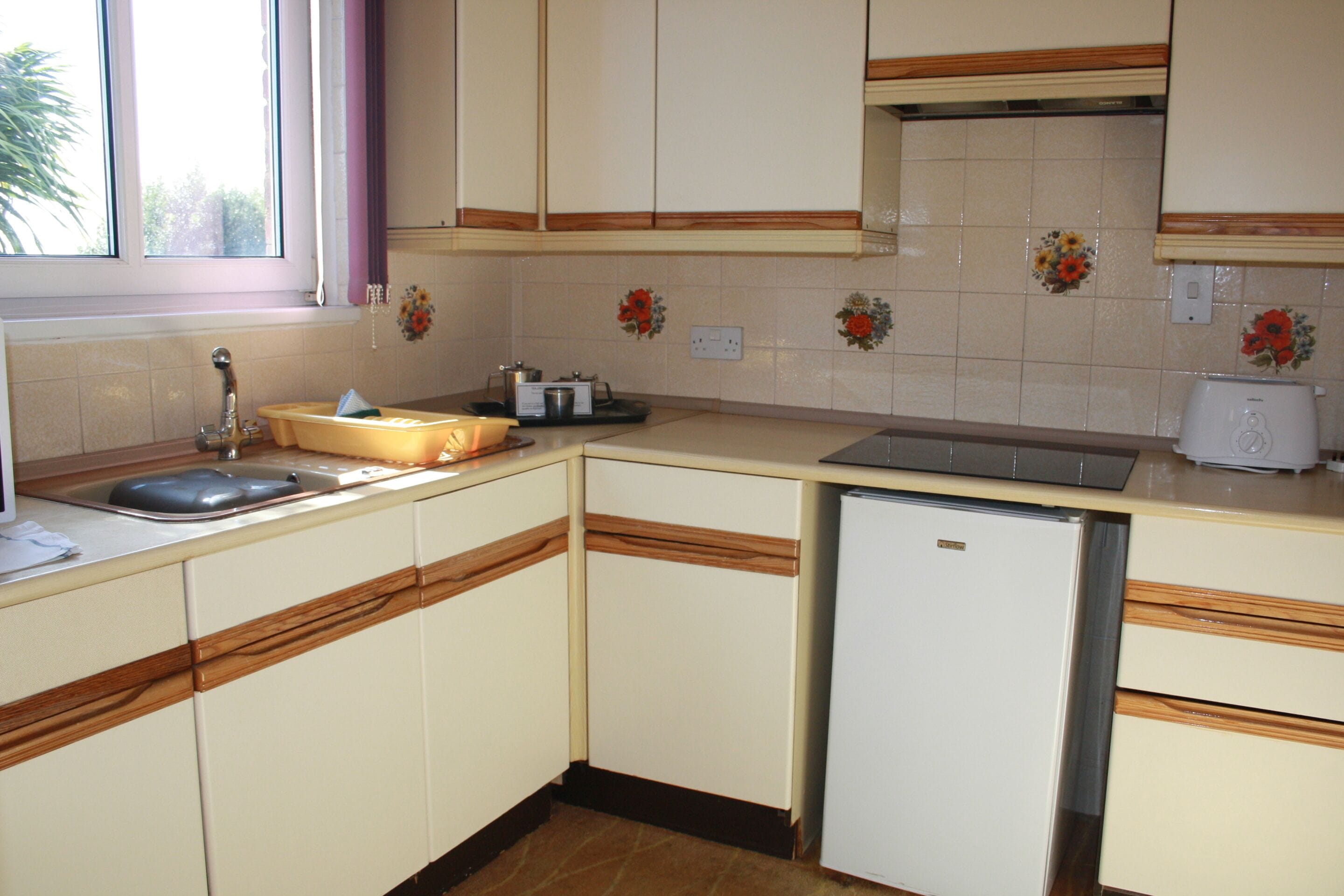 Apartment, Private Bathroom, Sea View (1 Bedroom Sea View) | Shared kitchen
