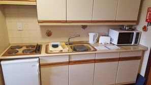 Shared kitchen - The Devoncourt Resort (Exmouth)