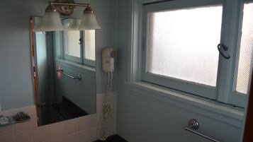 Standard Room, Multiple Beds, Non Smoking | Bathroom
