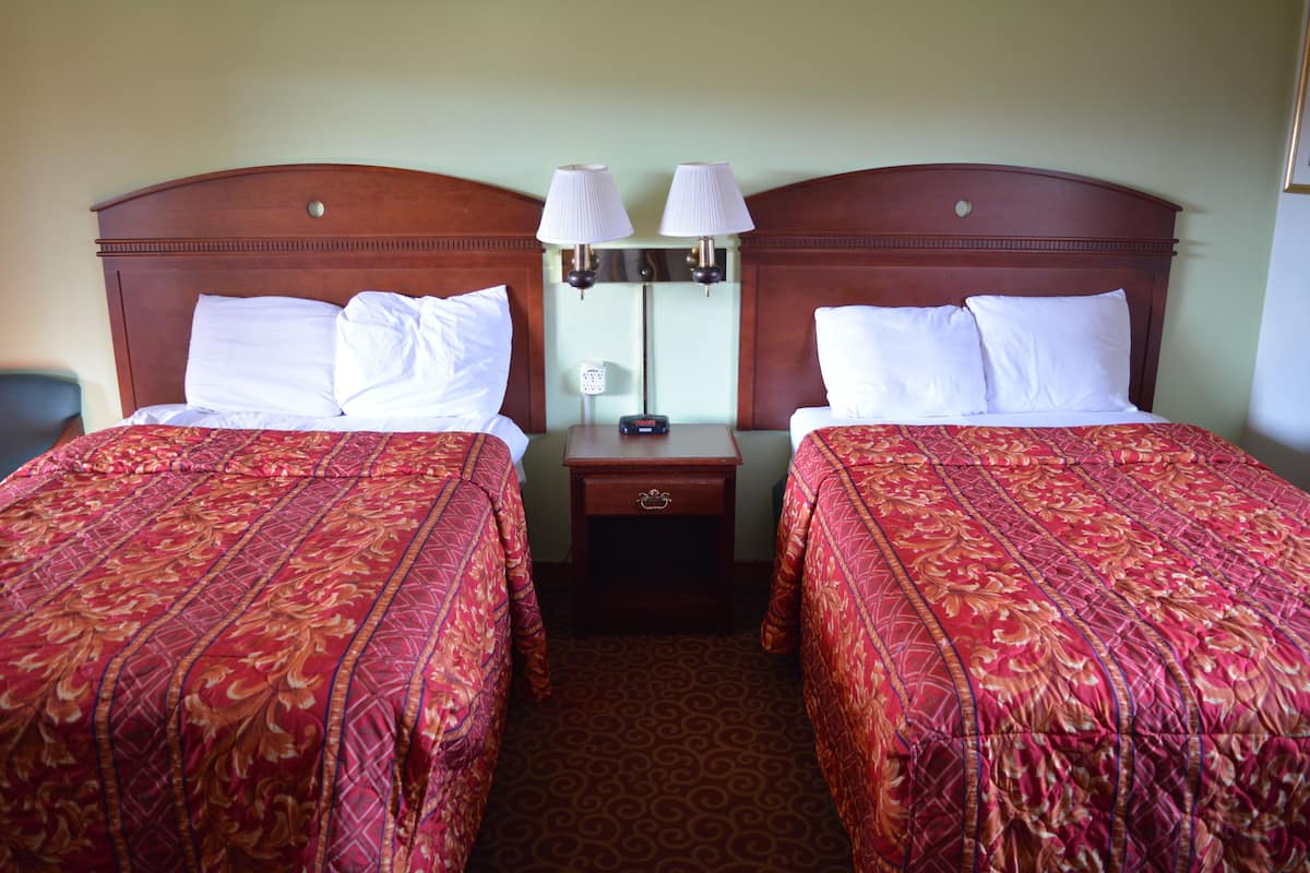 Standard Room, 2 Double Beds, Non Smoking | Desk, iron/ironing board (on request), WiFi (free)