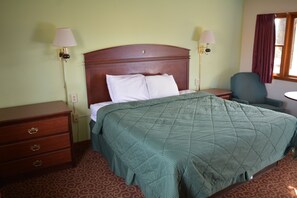 Standard Room, 1 King Bed, Non Smoking | Desk, iron/ironing board, free WiFi
