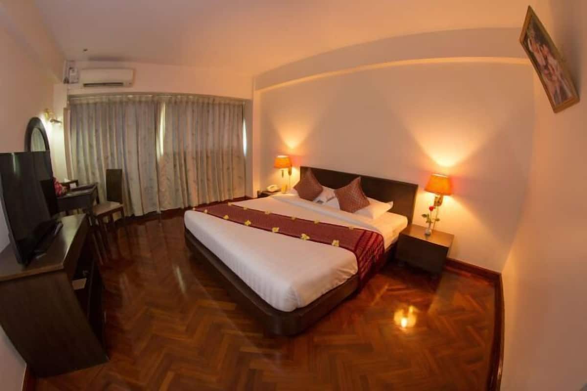 1 bedroom, minibar, in-room safe, desk