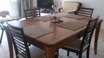 Villa, 2 habitaciones | Servicio a la habitación