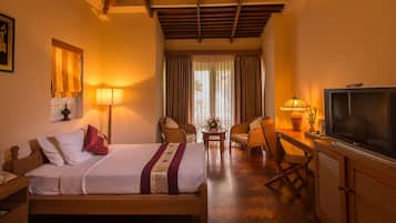 Grand Deluxe Double | Free minibar items, in-room safe, desk, blackout curtains
