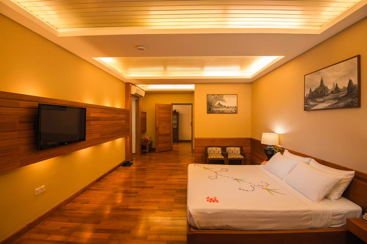 Quarto casal | Frigobar (abastecido com alguns itens grátis), cofres nos quartos
