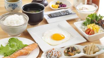 Sarapan masakan setempat setiap hari (JPY 770 per orang)