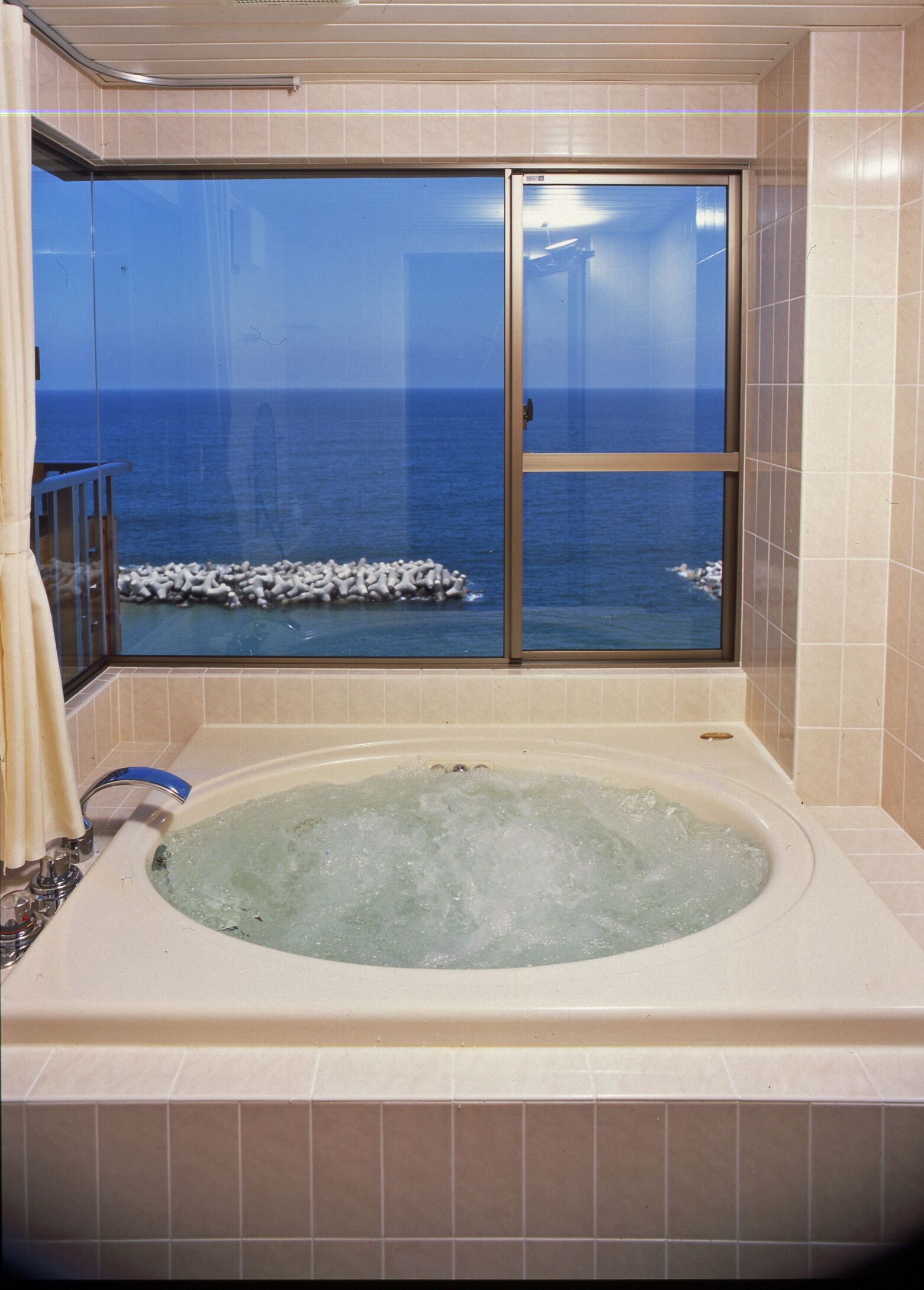 japanese style room for 5 people with sea view jetted tub | jetted bathtub