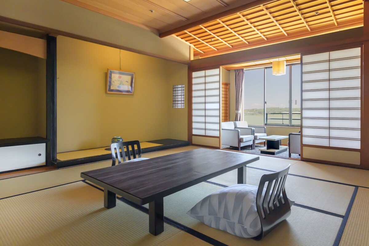 Japanese Room, Lake View, Non-smoking
