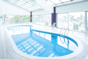 室内游泳池