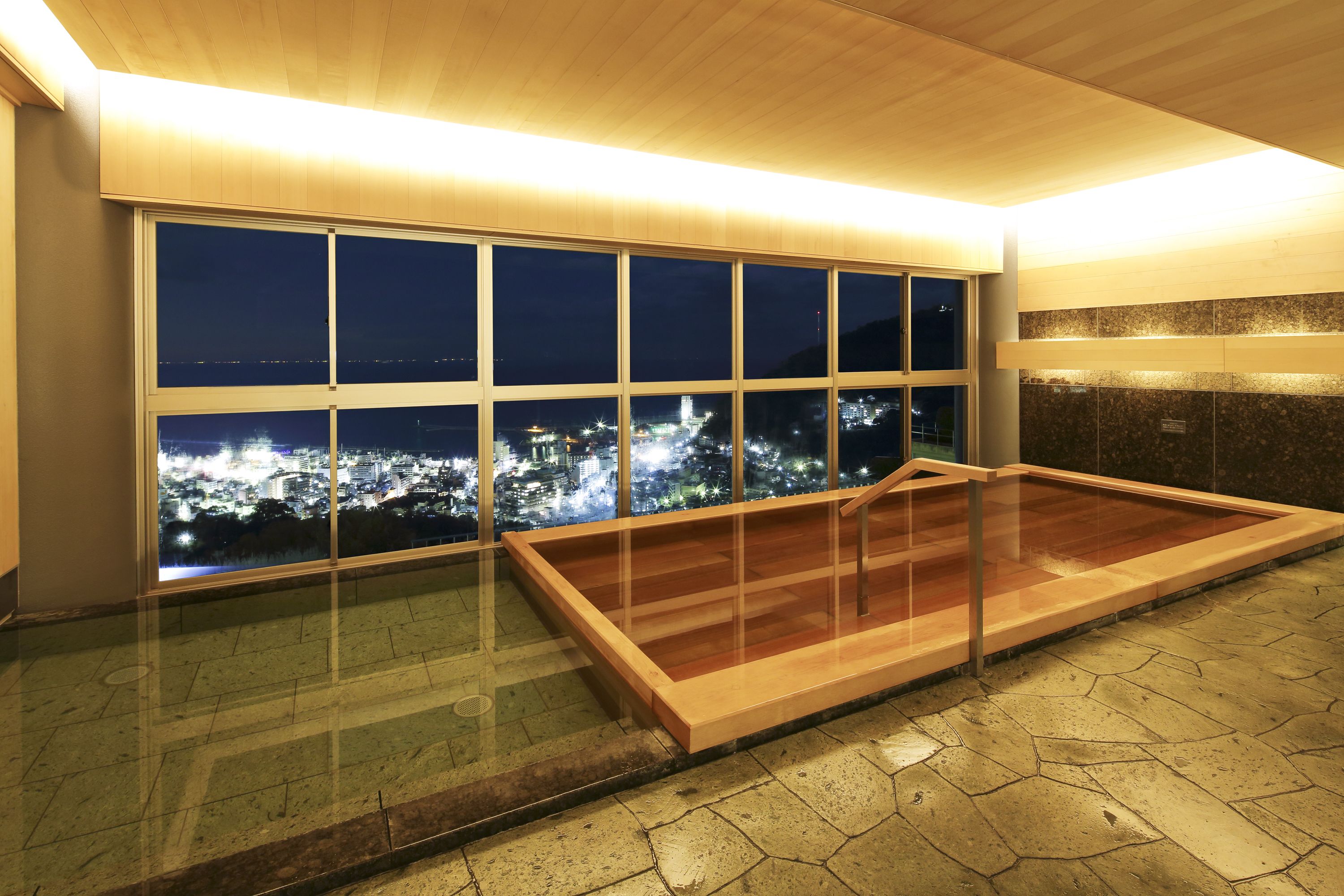 室内 SPA 浴缸