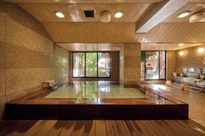 Hot springs - Royal Hotel Kawaguchiko (Fujikawaguchiko)