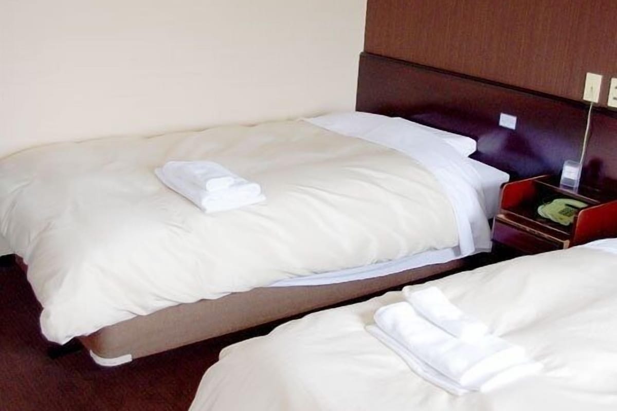 Ropa de cama de alta calidad, escritorio y cortinas blackout 