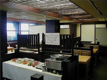 Daily buffet breakfast (JPY 900 per person)