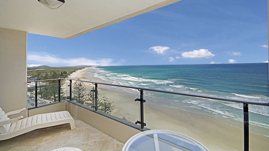 Clubb Coolum Beach Resort