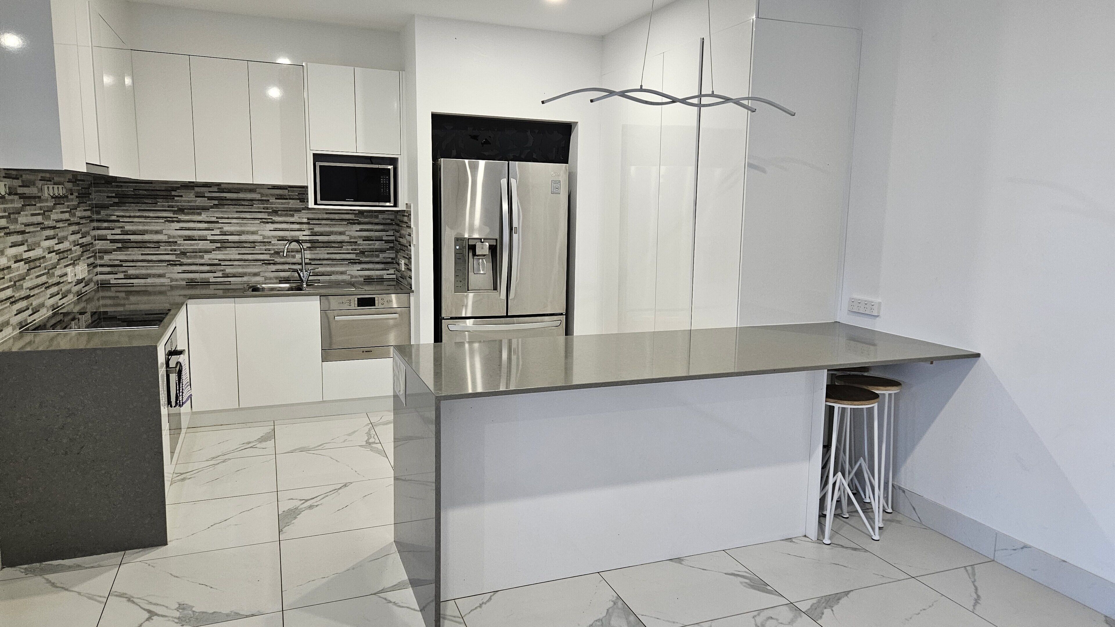 2 bedroom 1 bathroom low floor | 3 bedrooms, iron/ironing board, free wifi, bed sheets