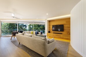 Living area - The Cove Noosa (Noosa Heads)